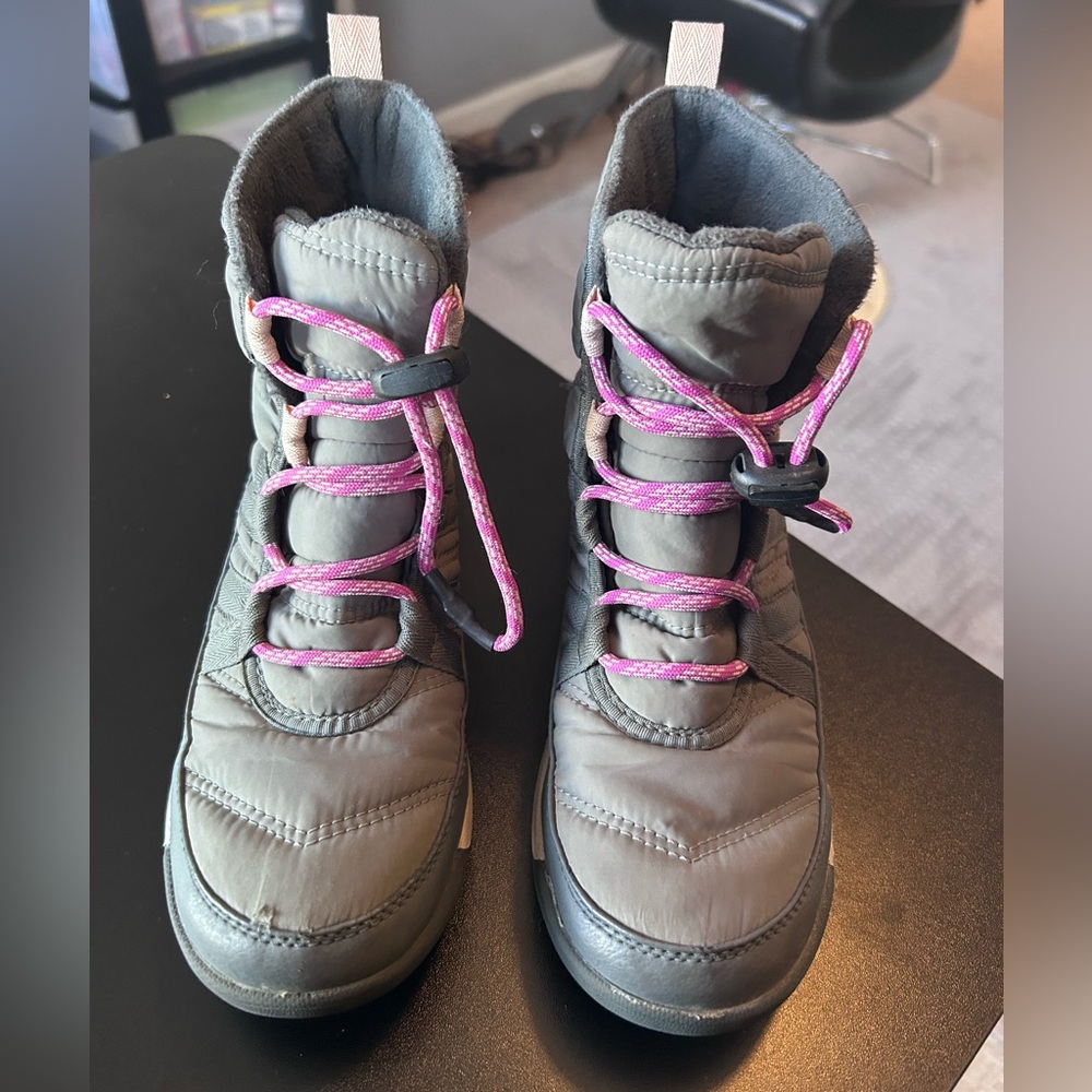 Sorel Kids Boots in Gray with Pink‎ Laces